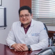 Foto de Dr. Juan Martinez Caamano, Ortopedia y Traumatología en Juárez