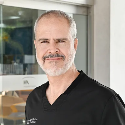 Dr. Salvador Medina Sánchez, Cirugía Plástica en Tijuana