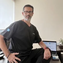 Foto de Dr. Adrián Martínez Herrera, Coloproctología en Ciudad de México