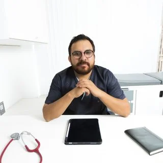 Foto de Dr. Daniel Eduardo Vásquez Vázquez, Cirugía General en Ciudad de México