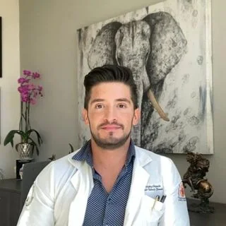 Foto de Dr. Eduardo Valencia González, Ortopedia y Traumatología en Ciudad de México