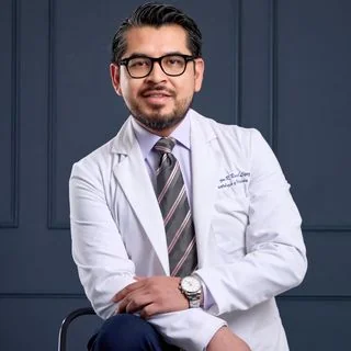 Foto de Dr. Enrique Rigoberto Rangel López, Ortopedia y Traumatología en Ciudad de México