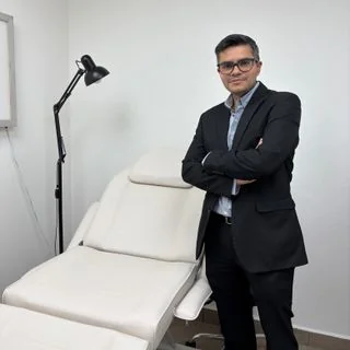 Foto de Dr. Oscar Emmanuel Posadas Trujillo, Cirugía General en Juárez