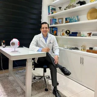 Foto de Dr. Antonio López Ramos, Oftalmología en Tuxtla Gutiérrez