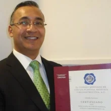 Foto de Dr. Victor Salvador Perea Posada, Cirugía Plástica y Reconstructiva en Tuxtla Gutiérrez