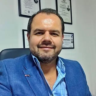 Foto de Dr. Adán Israel Arellano Rodríguez, Ginecología y Obstetricia en Chihuahua