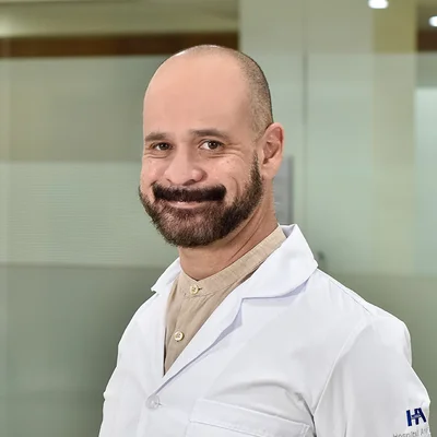 Foto de Dr. Antonio Robles Avilés, Otorrinolaringología en Juárez