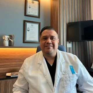 Foto de Dr. Armando Antonio Baeza Zapata, Gastroenterología en Chihuahua
