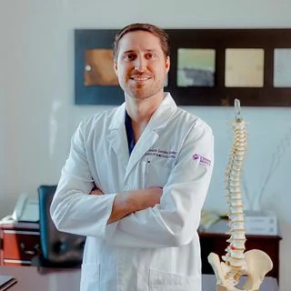 Foto de Dr. Fernando González González, Ortopedia y Traumatología en Chihuahua