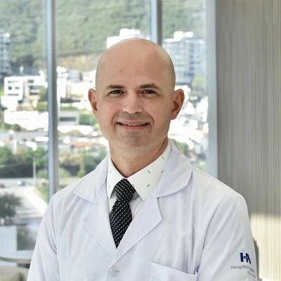 Foto de Dr. Guillermo Enrique Guerra Gil de Leyva, Otorrinolaringología en Juárez