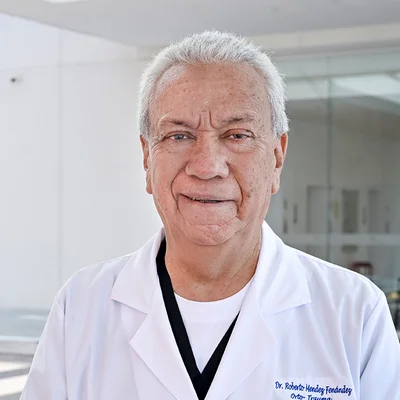 Foto de Dr. Roberto Méndez Fernández, Ortopedia y Traumatología en Juárez