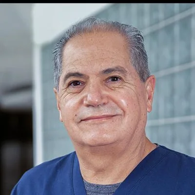 Foto de Dr. Víctor Estefan Colín, Oftalmología en Juárez