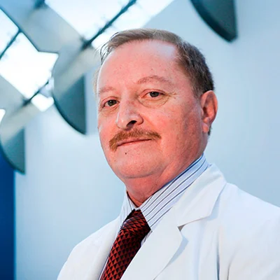 Foto de Dr. Luis Gerardo Mota Cienfuegos, Oncología Médica, Cirugía Plástica y Reconstructiva en Ciudad de México