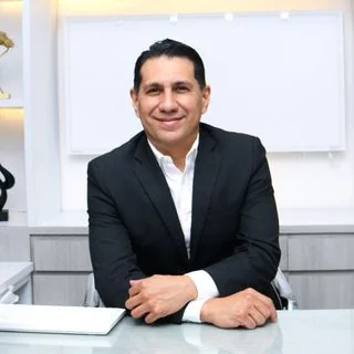 Foto de Dr. Alfonso Cambero Zamorano, Ortopedia y Traumatología en Torreón