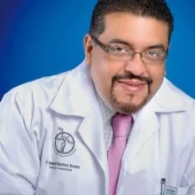 Foto de Dr. Samuel Martínez Rosales, Ortopedia y Traumatología en Torreón