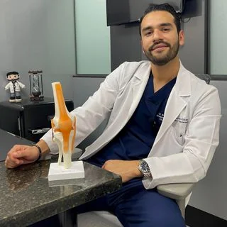 Foto de Dr. Braulio Nava Sarabia, Ortopedia y Traumatología en León