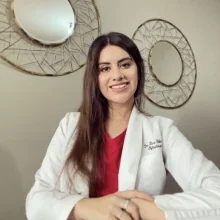 Foto de Dr. Elena Robles Rivera, Oftalmología en Irapuato