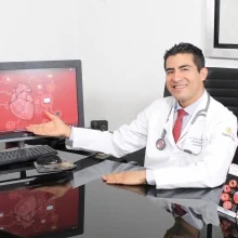 Foto de Dr. Esaú González García, Cardiología en Celaya