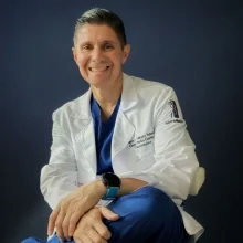 Foto de Dr. Francisco de Jesus Velázquez Velasco plástico, estético y cosmético, Celaya, Cirugía Plástica y Reconstructiva en Celaya