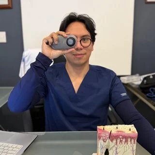 Foto de Dr. Gustavo A. Silva Flores, Dermatología en Celaya