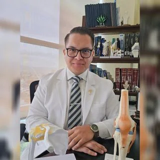 Foto de Dr. William Fabricio Ceja Verduzco, Ortopedia y Traumatología en León