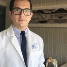 Foto de Dr. Dan Vesalio Flores, Ortopedia y Traumatología en Tepic