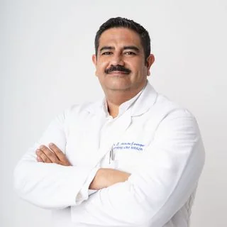 Foto de Dr. Edgar Adrián Jauregui Mendoza, Urología en Tepic