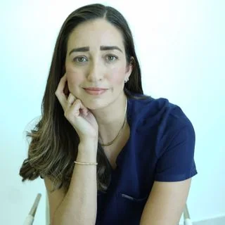 Foto de Dr. Angela René González Tijerina, Otorrinolaringología en Monterrey