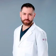 Foto de Dr. César Antonio Garza Osoria, Otorrinolaringología en Monterrey