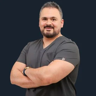 Foto de Dr. César Galván, Oftalmología en Monterrey