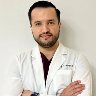 Foto de Dr. Juan Manuel Bustamante Hernández, Ortopedia y Traumatología en Monterrey