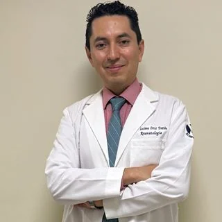 Foto de Dr. Luciano Ortiz Treviño, Reumatología en Monterrey