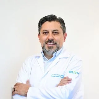 Foto de Dr. Octavio de León Velazquez, Ortopedia y Traumatología en Monterrey