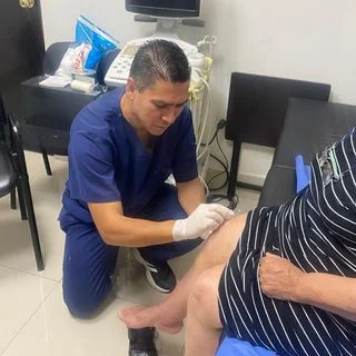 Foto de Dr. Rubén Rodriguez Acosta, Ortopedia y Traumatología en Monterrey