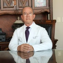 Foto de Dr. Fernando Martínez González, Ginecología y Obstetricia en Ecatepec de Morelos