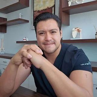 Foto de Dr. Noé Saavedra Islas, Ortopedia y Traumatología en Juárez