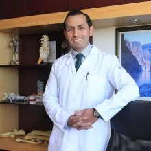 Foto de Dr. Eduardo Sumano Nolasco, Ortopedia y Traumatología en Puebla