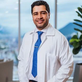 Foto de Dr. Salvador Uziel Cardona Mejia, Urología en Puebla