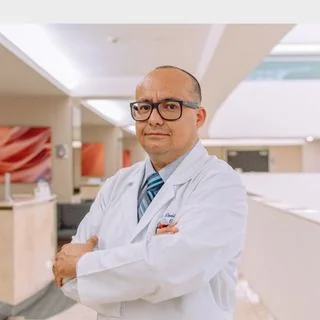 Foto de Dr. David Cruz Guillén, Ortopedia y Traumatología en Querétaro