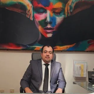 Foto de Dr. Emmanuel Cabanillas Navarro, Ginecología y Obstetricia en Querétaro