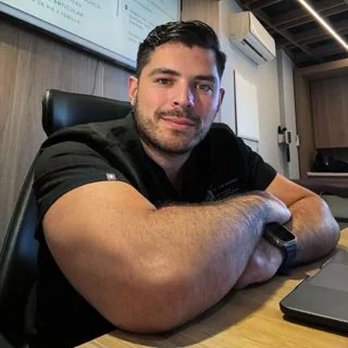 Foto de Dr. Iker Eduardo Romero Garcia, Ortopedia y Traumatología en Querétaro