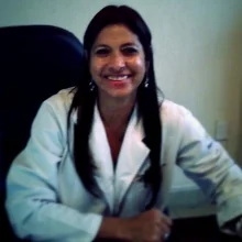 Foto de Dr. Mara Ganem Razmen, Ortopedia y Traumatología en Querétaro