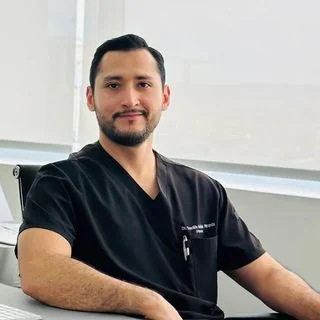 Foto de Dr. Oswaldo Fernández Miranda, Ortopedia y Traumatología en Querétaro