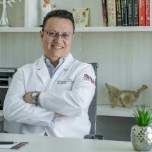 Foto de Dr. Roberto Paredes Vázquez, Ortopedia y Traumatología en Querétaro