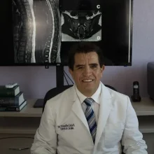 Foto de Dr. Tranquilino Carlos Hernandez, Ortopedia y Traumatología en Querétaro