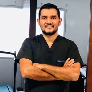 Foto de Dr. Oscar Alejandro Ruiz Larios, Urología en Cancún