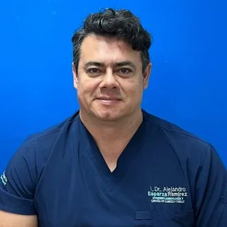 Foto de Dr. Alejandro Esparza Ramirez, Otorrinolaringología en San Luis Potosí