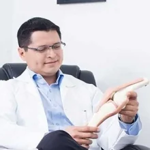 Foto de Dr. Carlos Benítez Rodríguez, Ortopedia y Traumatología en Mérida