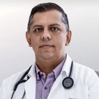 Foto de Dr. Cesar Alberto Contreras Herrera, Medicina Interna en Mérida