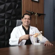 Foto de Dr. Fernando Alonso Amaya Aguilar, Ortopedia y Traumatología en Mérida
